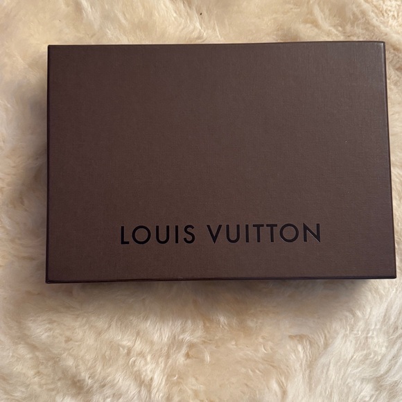 💯Assorted 8 Designer Boxes Collection🤩 - Picture 2 of 9